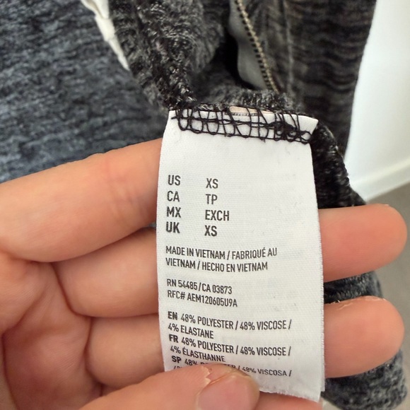 American Eagle Grey Cropped Cardigan - Picture 3 of 4